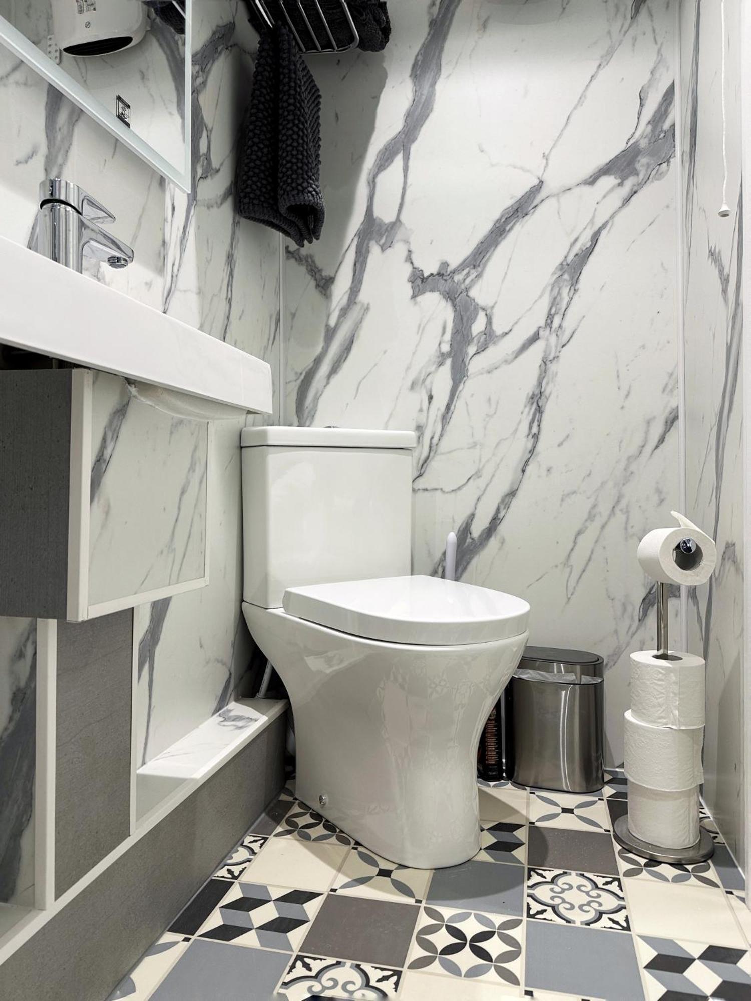 Kensington Studio Hosted By Airoperate Near Notting Hill - 1 Double Bed , 1 Sofa Bed, Ground Floor Apartment Via Private Entrance Londen Buitenkant foto