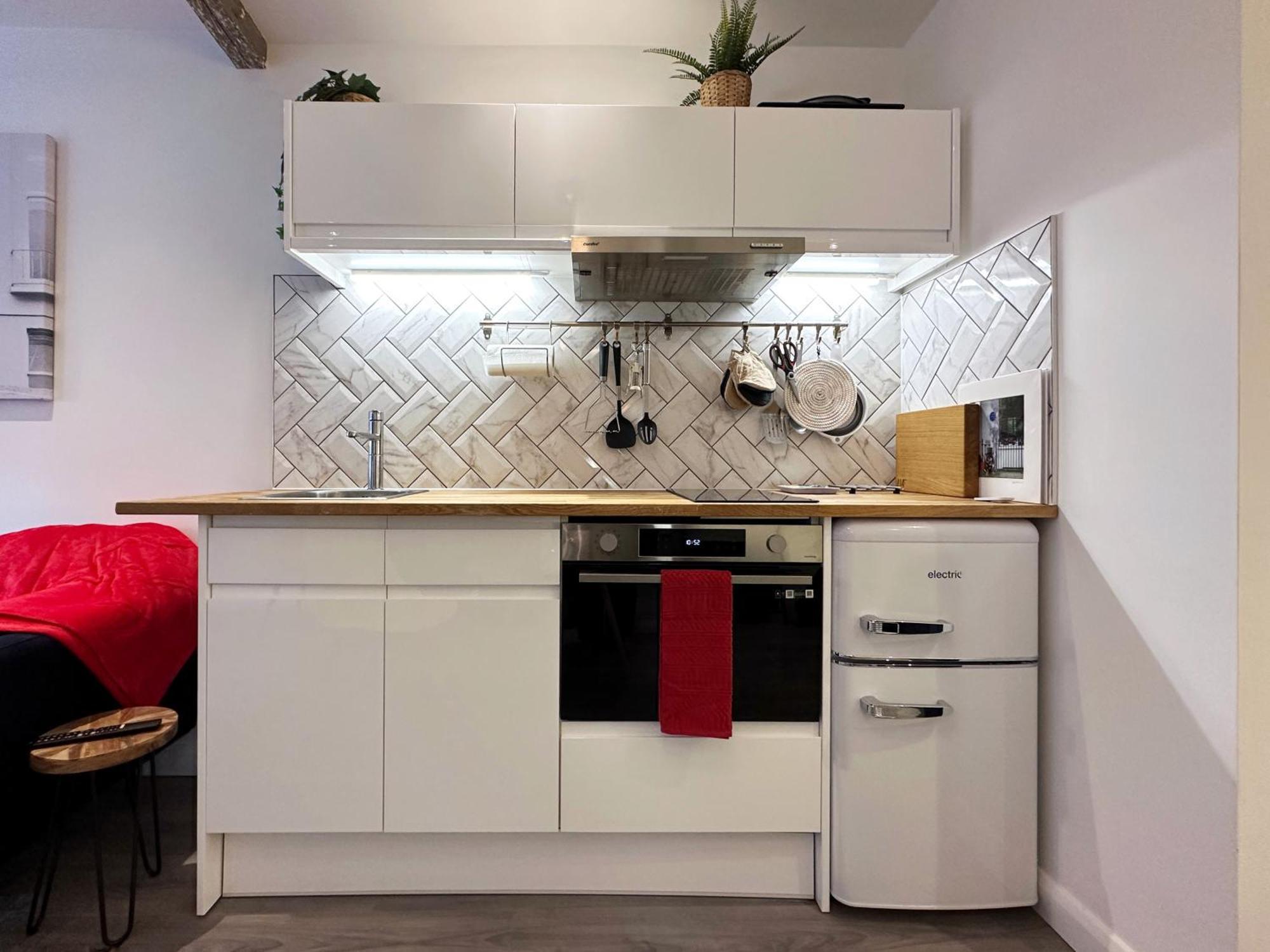 Kensington Studio Hosted By Airoperate Near Notting Hill - 1 Double Bed , 1 Sofa Bed, Ground Floor Apartment Via Private Entrance Londen Buitenkant foto